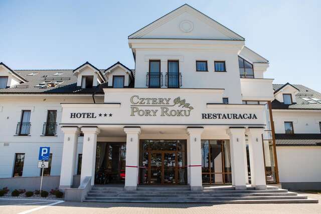 Отель Cztery Pory Roku Бельск-Подляски-3